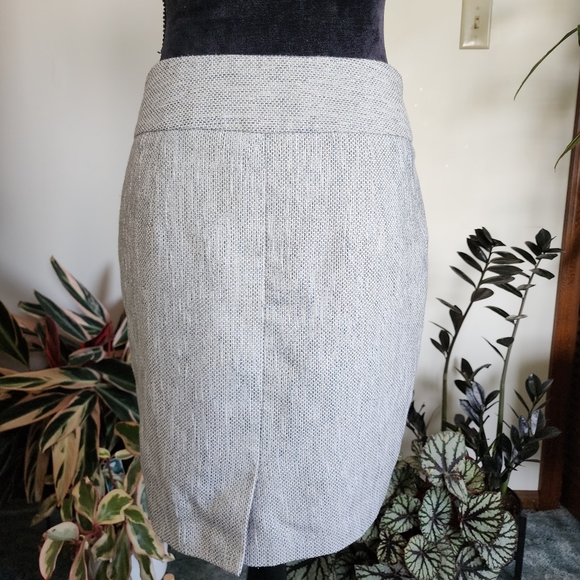 The Limited tweed pencil skirt, cream color, size 4 - Picture 2 of 7